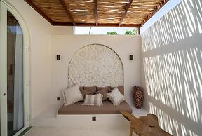 MAYIKI BOUTIQUE HOTEL