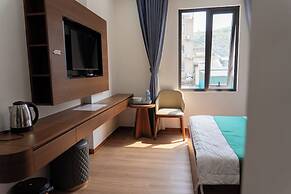 12 Ao Ca Hotel