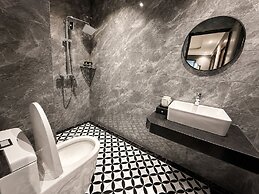 Ensora Hotel & Travel