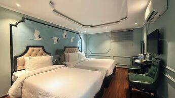 Ensora Hotel & Travel