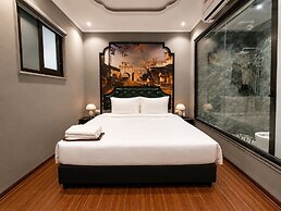 Ensora Hotel & Travel