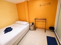 Sukhum Khaosan Au Bon Hostel
