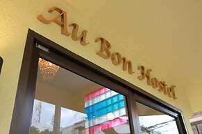 Sukhum Khaosan Au Bon Hostel