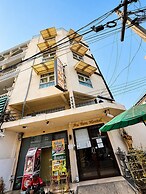 Sukhum Khaosan Au Bon Hostel