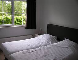 Spacious Holiday Park Villa for 10