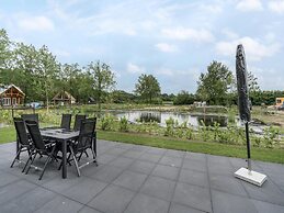 Spacious Holiday Park Villa for 10