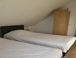 Spacious Holiday Park Villa for 10