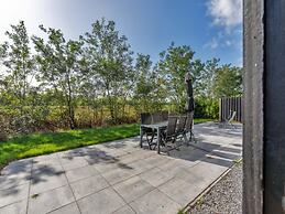 Spacious Holiday Park Villa for 10