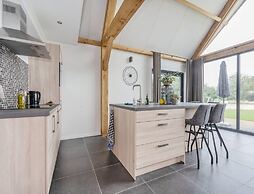 Spacious Holiday Park Villa for 10