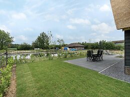 Spacious Holiday Park Villa for 10