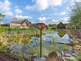 Spacious Holiday Park Villa for 10