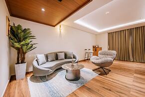EVORA RESORT AND SPA