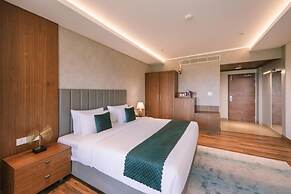 EVORA RESORT AND SPA