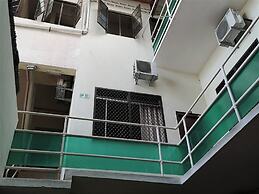 White House Hotel
