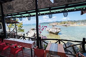 El Gordo'S Seaside Adventure Lodge