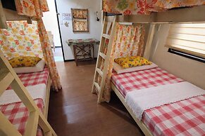 El Gordo'S Seaside Adventure Lodge