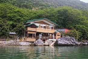 El Gordo'S Seaside Adventure Lodge