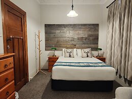 Alexandra Hotel