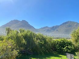 Hout Bay Gem 61 Milner