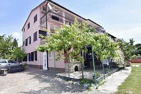 Familiar and Equipped Flat for a Cozy Stay