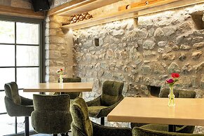 Evoras Boutique Hotel