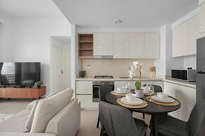 Gala Guests - Downtown Views Residences