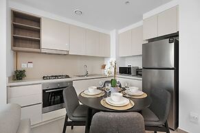 Gala Guests - Downtown Views Residences