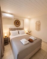 Physis Oikos Beachfront Apartments