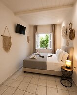 Physis Oikos Beachfront Apartments