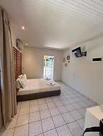 Physis Oikos Beachfront Apartments