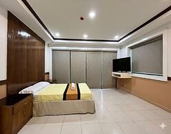 Topaz House By Gems Hotel