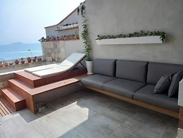 w Spacious 4BR Duplex w Pool in Punta Hermosa
