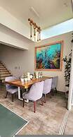 w Spacious 4BR Duplex w Pool in Punta Hermosa