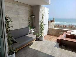 w Spacious 4BR Duplex w Pool in Punta Hermosa