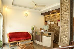 Hotel Ritzy Village