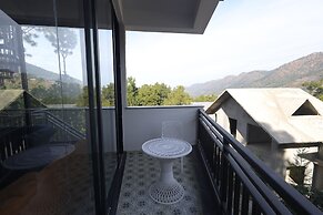 MINARA MEADOWS