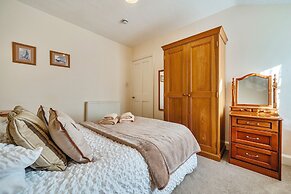 Ambleside Cottage with free private parking