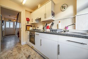 Ambleside Cottage with free private parking