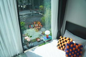 HOTEL LETS Pop