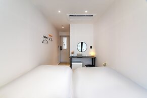 HOTEL LETS Pop