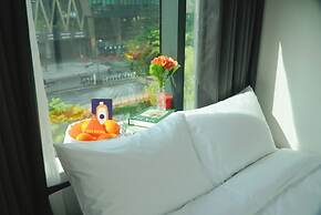 HOTEL LETS Pop