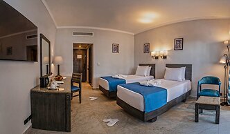 Invidia Coral Beach Tiran