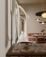 Latyrian Hotel