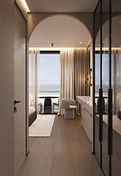 Latyrian Hotel