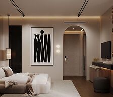 Latyrian Hotel
