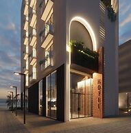 Latyrian Hotel