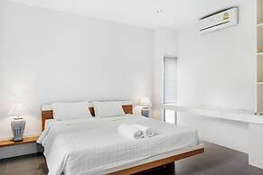 Room-ana's House in Lipa Noi
