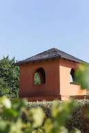 Room-frogs Pond Vineyards