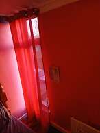 Room-room in a Family House