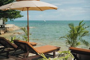 Room-escape Beach Front Cottage - 2 bed